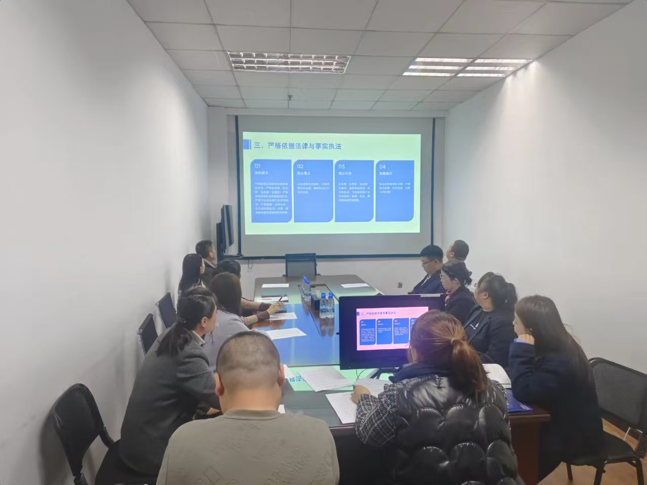 市科技局开展行政执法人员行为准则培训